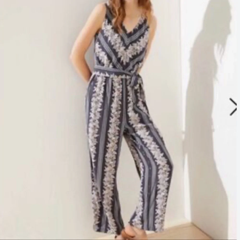 🌸 Ann Taylor LOFT Gray & Pink Floral Striped Jumpsuit • Petite Small